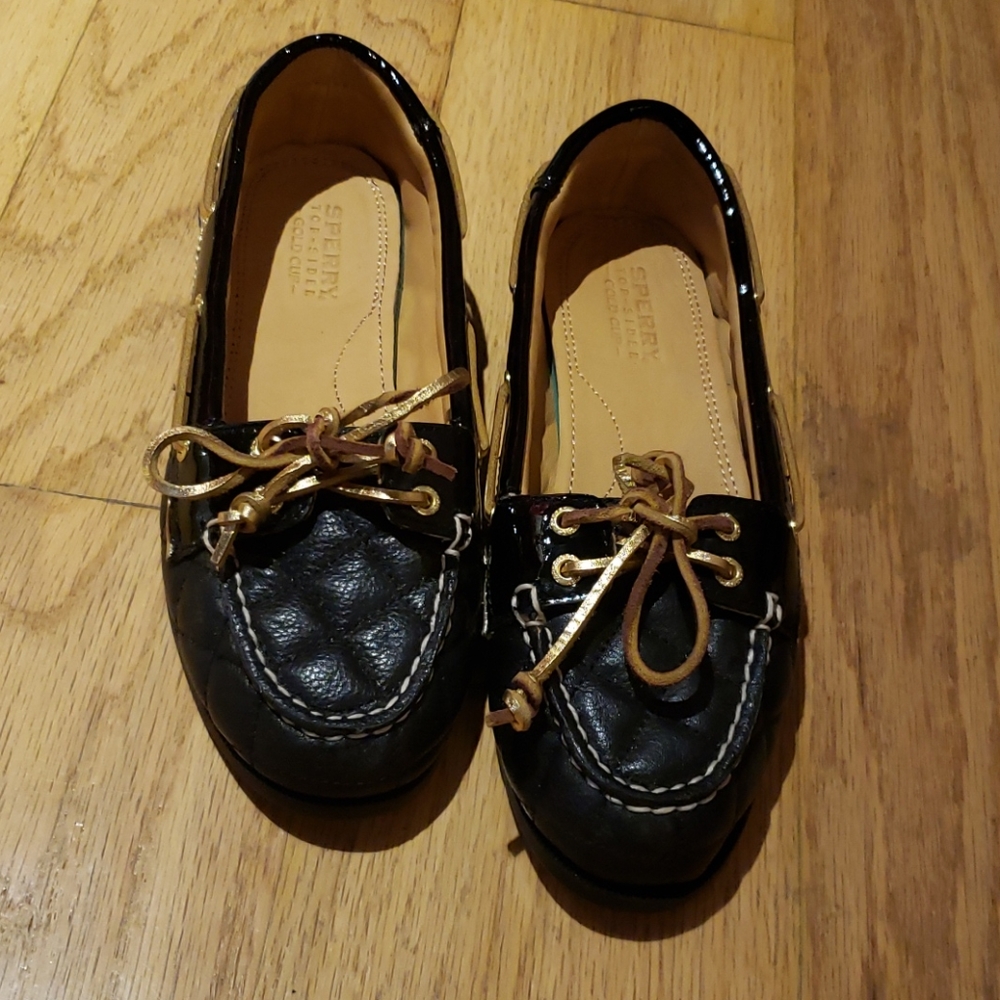 MAKE AN OFFER :) 
Sperry gold cup boat shoes